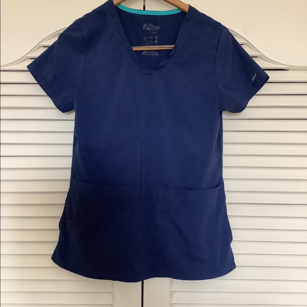 Women’s Barco Navy Blue Scrub Top V- Neck size Small